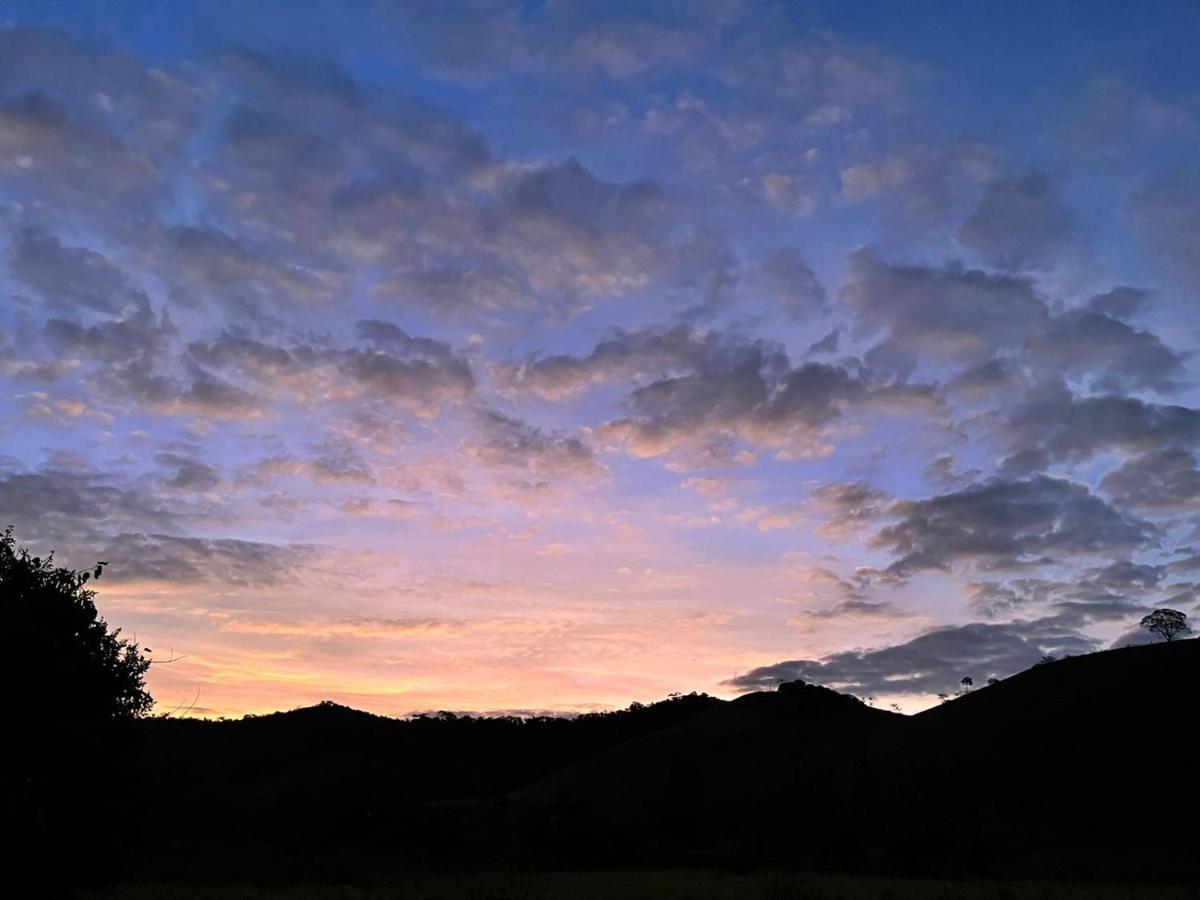 Pousada Chales Dos Montes Santana dos Montes Eksteriør billede