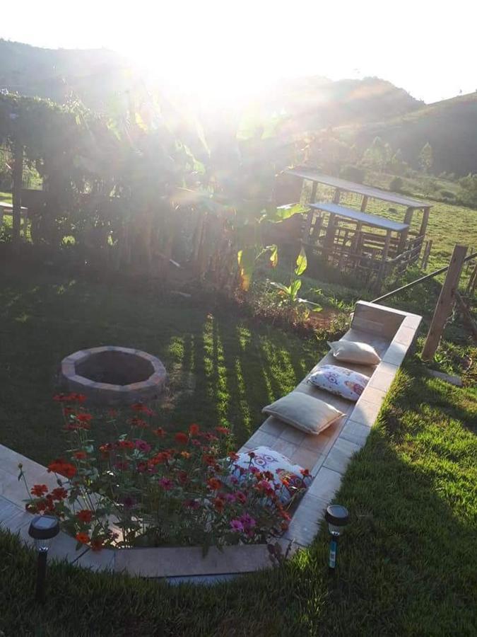 Pousada Chales Dos Montes Santana dos Montes Eksteriør billede